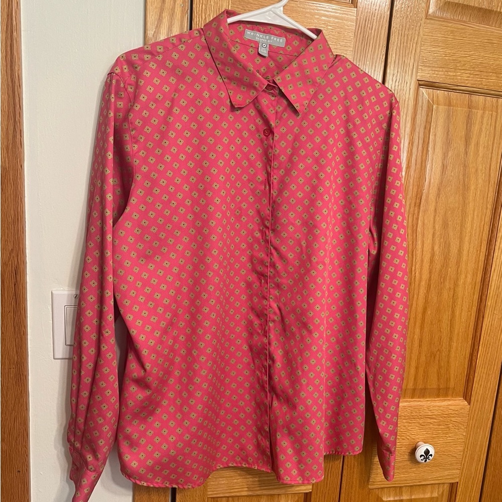 Pink and khaki print blouse from Foxcroft. Size XL. Long sleeve. Wrinkle…